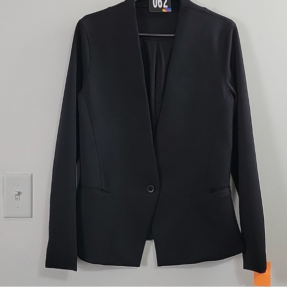 SOLD-Lululemon blazer - Picture 2 of 2